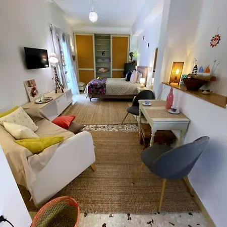 Les Hirondelles 1 ארמופוליס