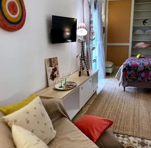 Les Hirondelles 1 Ermoupoli